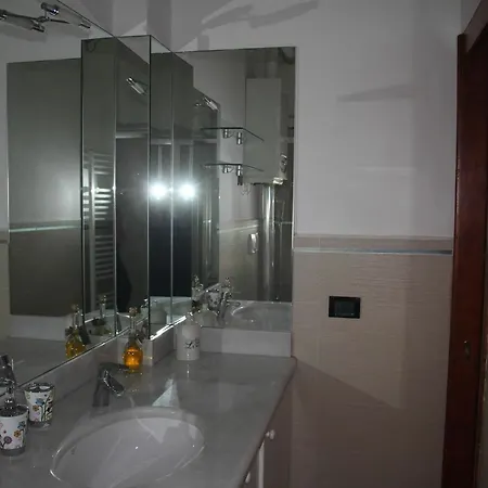 With 2 Bedrooms In La Spezia, With Terrace And Wifi - 12 Km * La Spezia