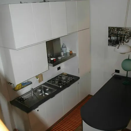 With 2 Bedrooms In La Spezia, With Terrace And Wifi - 12 Km Apartment