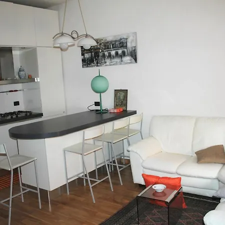 With 2 Bedrooms In La Spezia, With Terrace And Wifi - 12 Km Apartment La Spezia