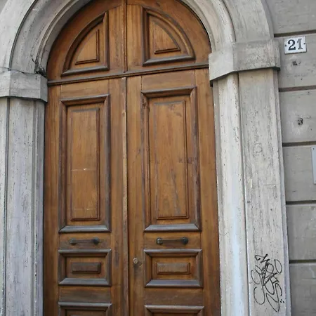 With 2 Bedrooms In La Spezia, With Terrace And Wifi - 12 Km Apartment *