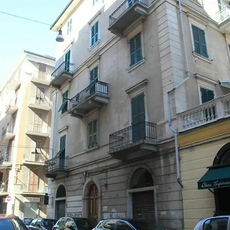 With 2 Bedrooms In La Spezia, With Terrace And Wifi - 12 Km *